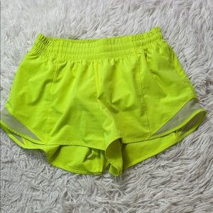 Lululemon Hotty Hot Short II *Long 4" Lime Pop